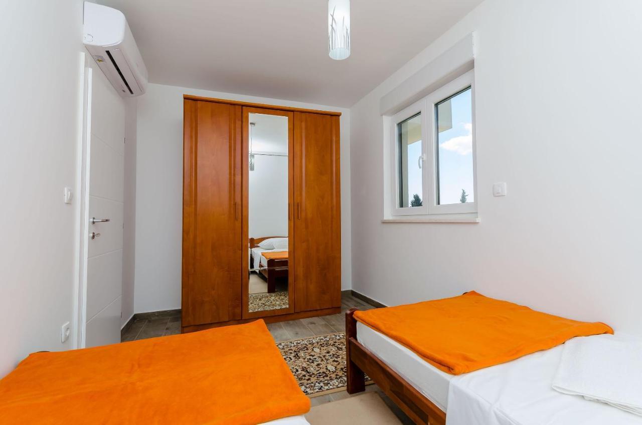 Apartment Pool Seget Trogir Exterior foto