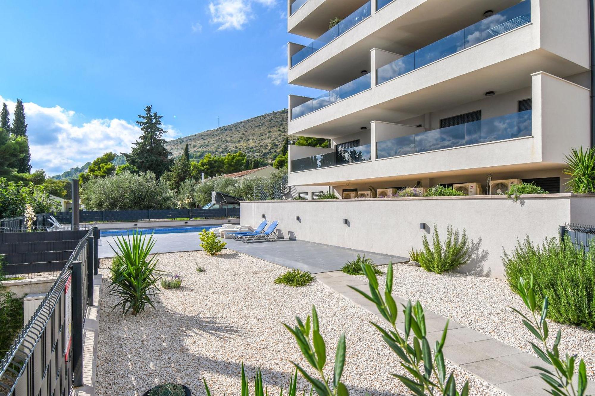 Apartment Pool Seget Trogir Exterior foto